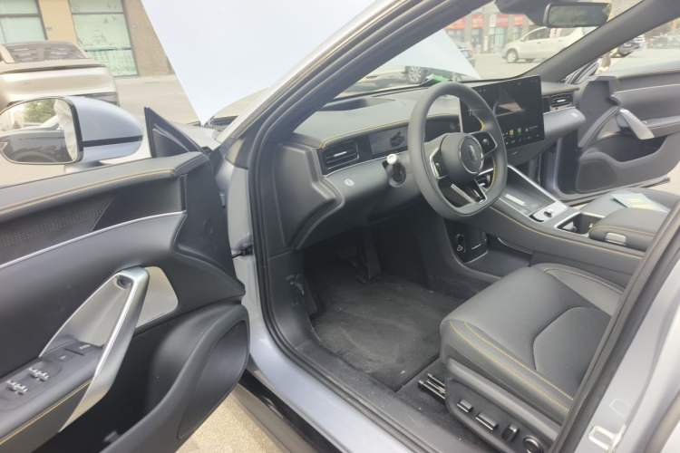 Used Hima Shangjie Z7T 2026 Model Max Driver Seat
