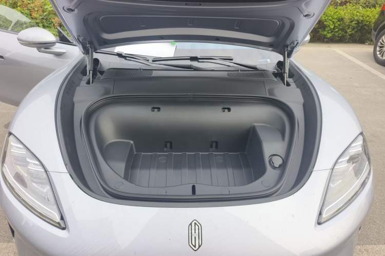 Used Hima Shangjie Z7T 2026 Model Max Engine Bay