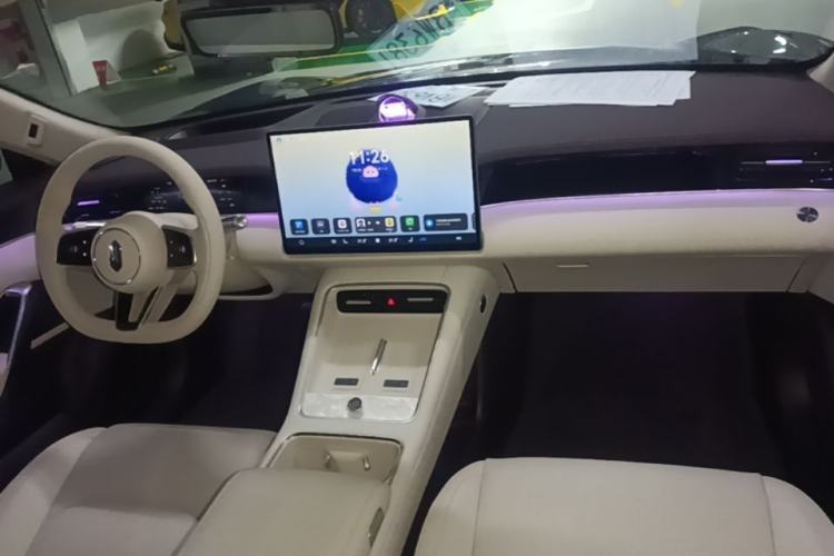 Used Hima Shangjie Z7T 2026 Model Max Center Console