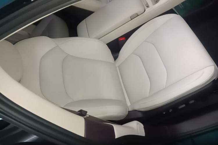 Used Hima Shangjie Z7T 2026 Model Max Right Front Seat