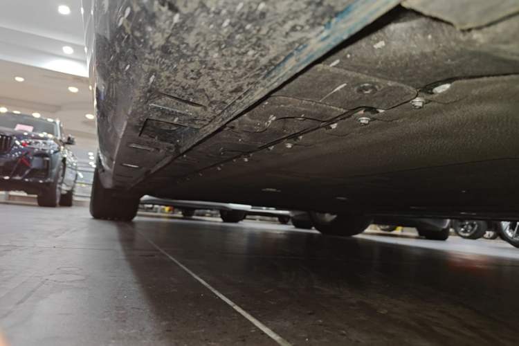 Used Hima Shangjie Z7T 2026 Model Ultra Right Side Sill