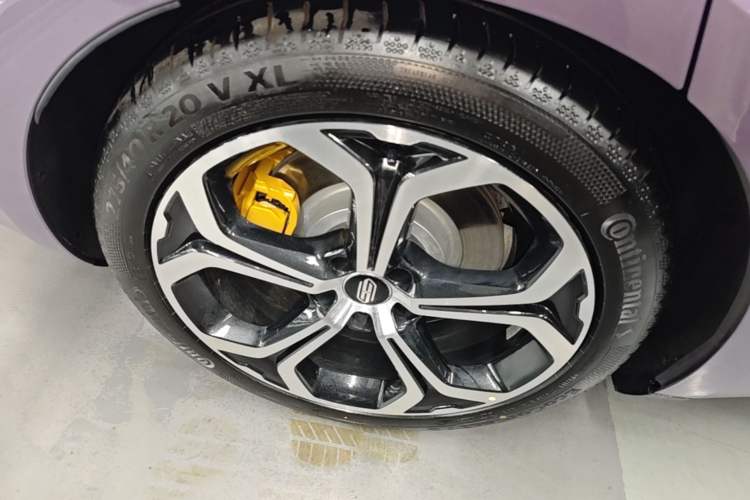 Used Hima Shangjie Z7T 2026 Model Ultra Right Rear Wheel Hub