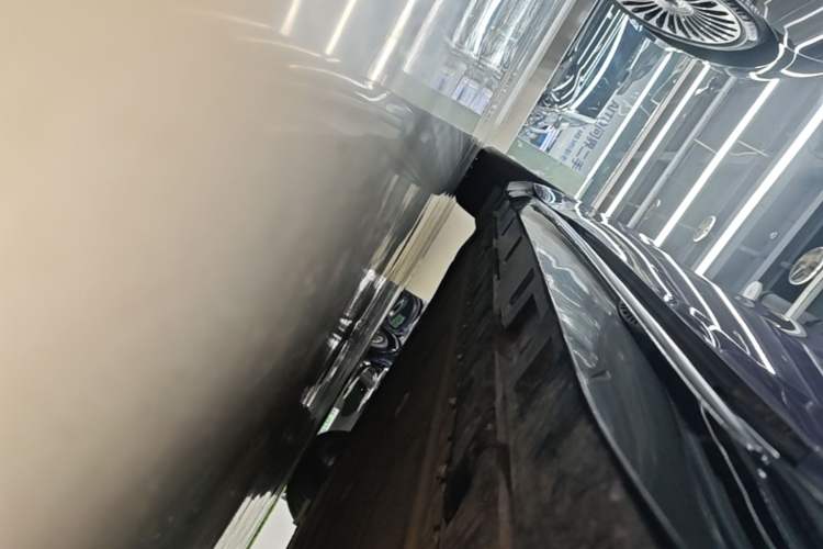 Used Hima Shangjie Z7T 2026 Model Ultra Right Side Sill
