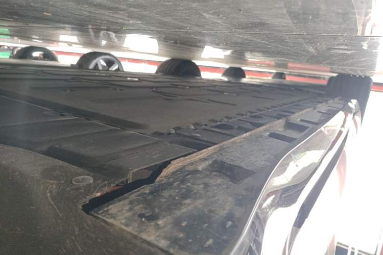 Used Hima Shangjie Z7T 2026 Model Ultra Right Side Sill