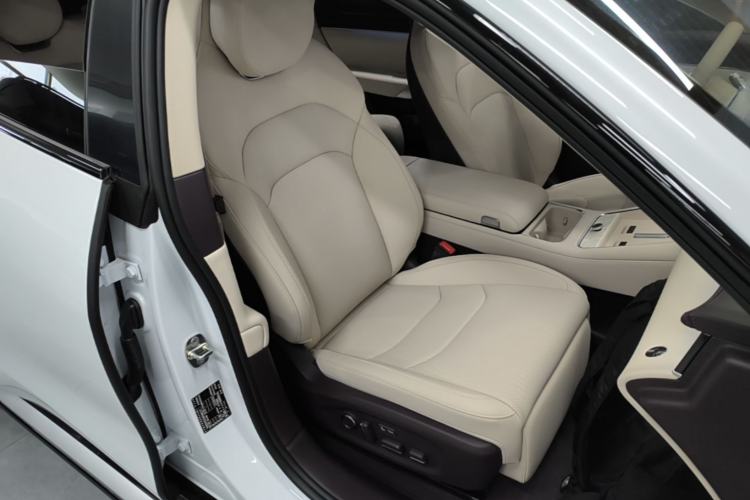 Used Hima Shangjie Z7T 2026 Model Max+ Right Front Seat