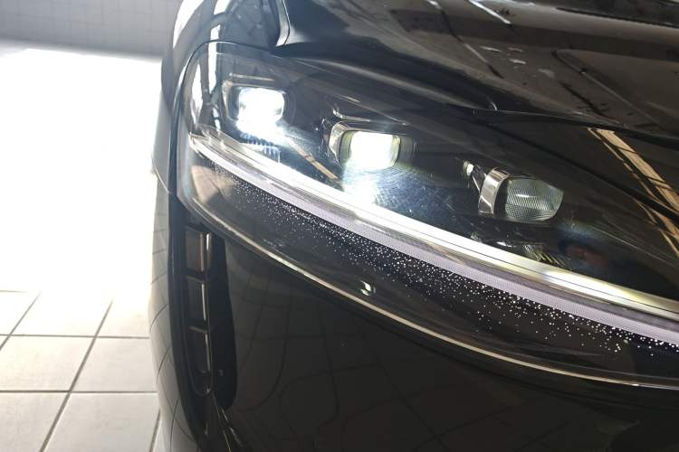 Used Hima Stelato S9 2024 All-Electric Ultra Four-Wheel-Drive Flagship Edition Right Front Headlight
