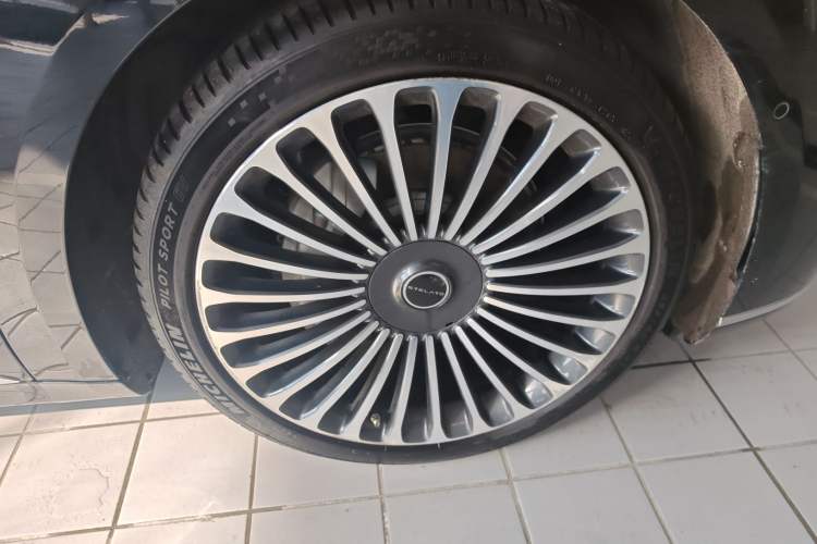 Used Hima Stelato S9 2024 All-Electric Ultra Four-Wheel-Drive Flagship Edition Right Front Wheel Hub