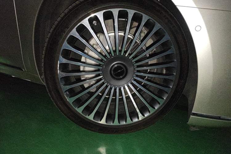 Used Hima Stelato S9 2024 All-Electric Ultra Four-Wheel-Drive Flagship Edition Right Front Wheel Hub