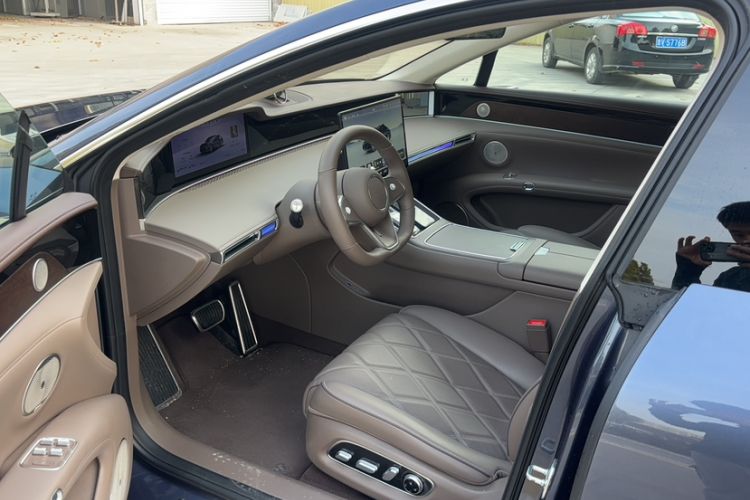 Used Hima Stelato S9 2025 Extended-Range Ultra Interior 4