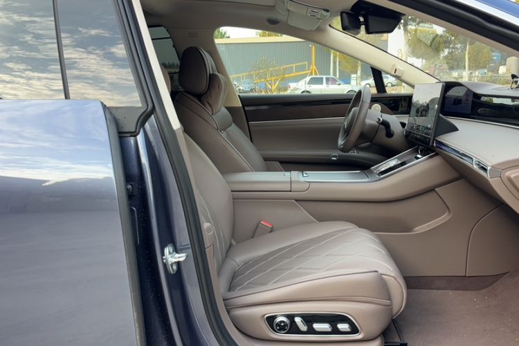Used Hima Stelato S9 2025 Extended-Range Ultra Interior 9