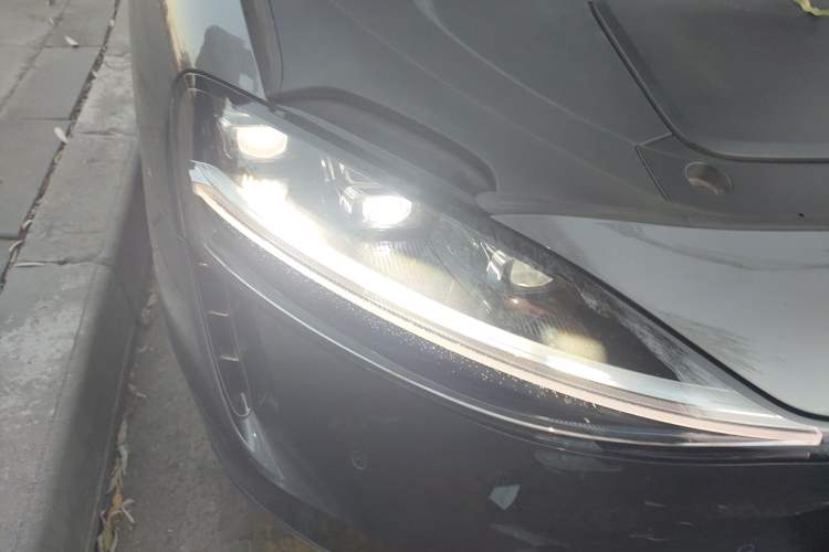 Used Hima Stelato S9 2024 All-Electric Ultra Four-Wheel-Drive Flagship Edition Right Front Headlight