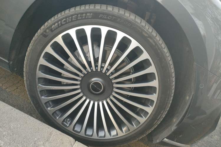 Used Hima Stelato S9 2024 All-Electric Ultra Four-Wheel-Drive Flagship Edition Right Front Wheel Hub