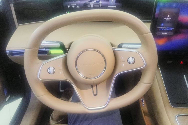 Used Hima Stelato S9 2024 All-Electric Ultra Four-Wheel-Drive Flagship Edition Steering Wheel