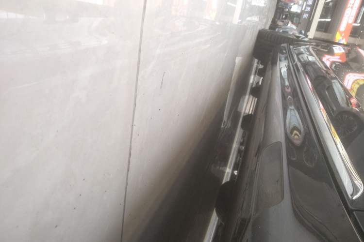 Used Hima Stelato S9 2024 All-Electric Ultra Four-Wheel-Drive Flagship Edition Right Side Sill