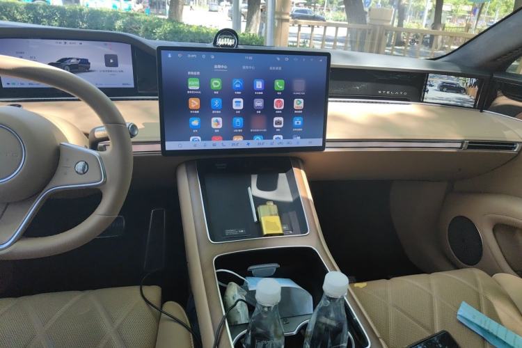 Used Hima Stelato S9 2024 All-Electric Ultra Four-Wheel-Drive Flagship Edition Center Console