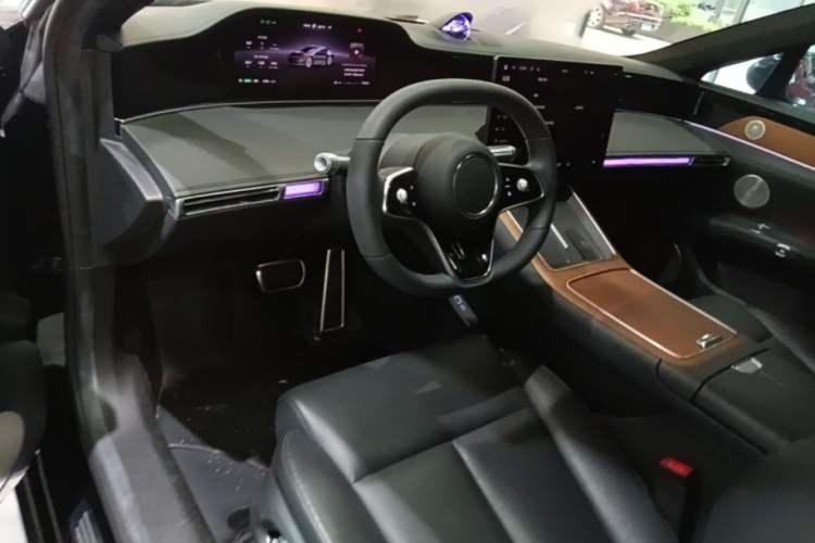 Used Hima Stelato S9 2024 All-Electric Ultra Four-Wheel-Drive Flagship Edition Center Console