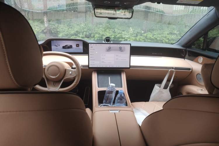 Used Hima Stelato S9 2024 All-Electric Ultra Four-Wheel-Drive Flagship Edition Center Console