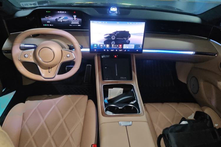 Used Hima Stelato S9 2024 All-Electric Ultra Four-Wheel-Drive Flagship Edition Center Console
