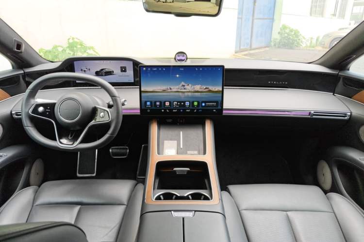 Used Hima Stelato S9 2024 All-Electric Ultra Four-Wheel-Drive Flagship Edition Center Console