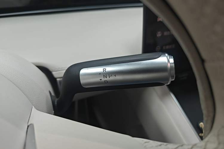 Used Hima Stelato S9 2024 All-Electric Ultra Four-Wheel-Drive Flagship Edition Gear Lever