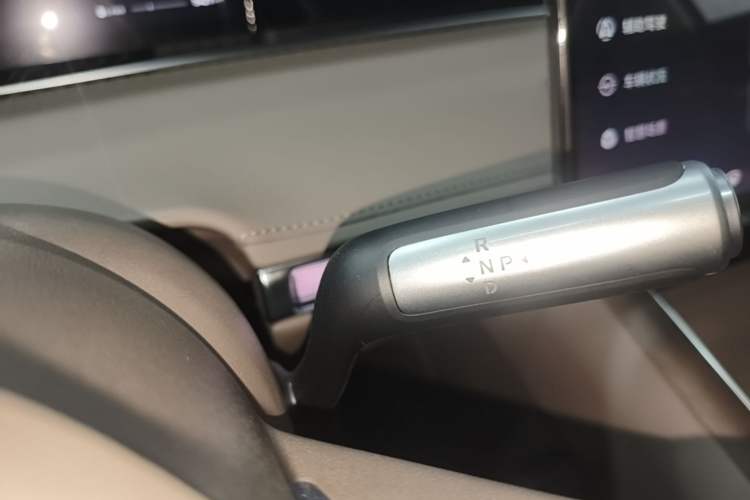 Used Hima Stelato S9 2024 All-Electric Max Rear-Drive Long-Range Version Gear Lever