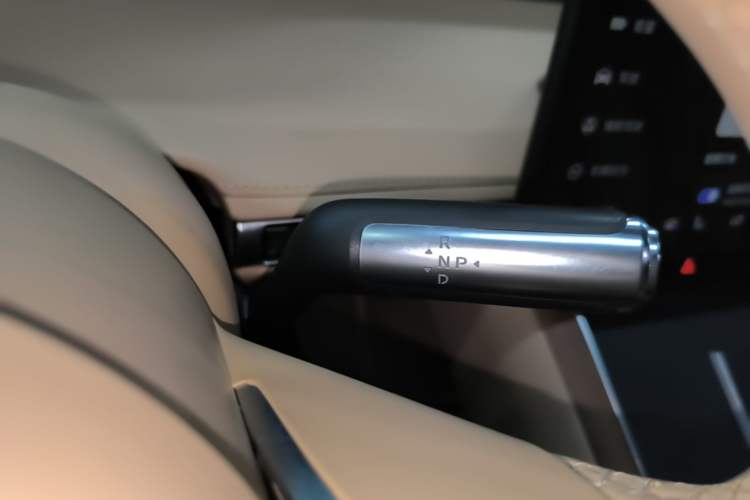 Used Hima Stelato S9 2024 All-Electric Ultra Four-Wheel-Drive Flagship Edition Gear Lever