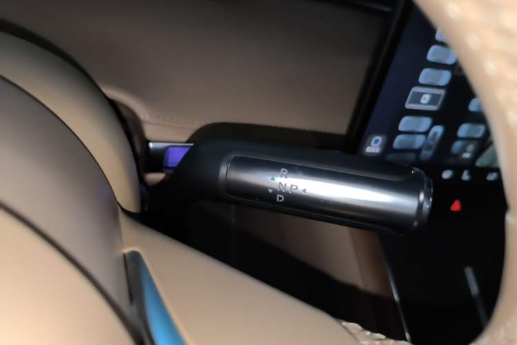 Used Hima Stelato S9 2024 All-Electric Ultra Four-Wheel-Drive Flagship Edition Gear Lever
