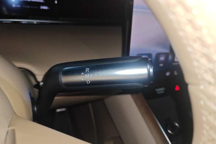 Used Hima Stelato S9 2024 All-Electric Ultra Four-Wheel-Drive Flagship Edition Gear Lever