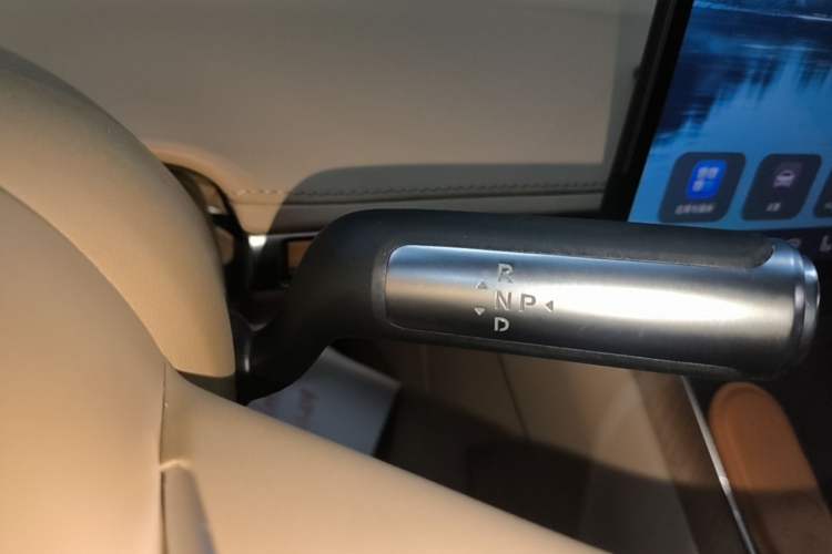 Used Hima Stelato S9 2024 All-Electric Ultra Four-Wheel-Drive Flagship Edition Gear Lever