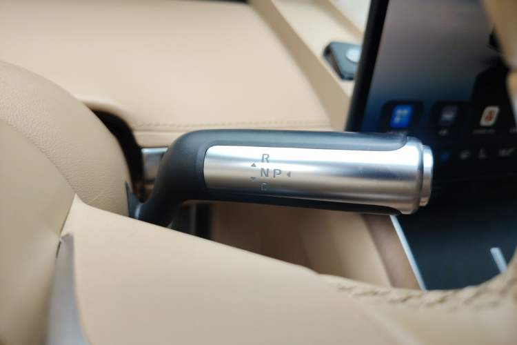 Used Hima Stelato S9 2024 All-Electric Ultra Four-Wheel-Drive Flagship Edition Gear Lever