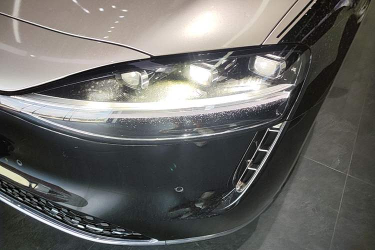 Used Hima Stelato S9 2024 All-Electric Ultra Four-Wheel-Drive Flagship Edition Left Front Headlight
