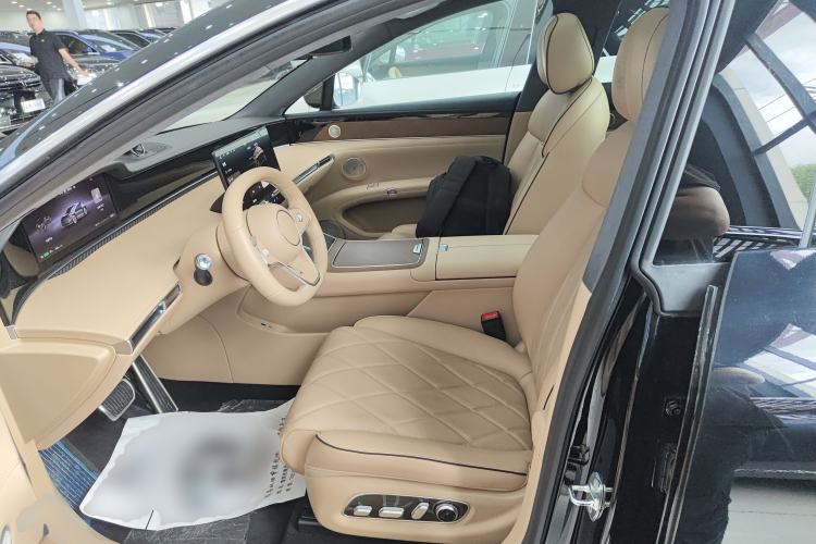 Used Hima Stelato S9 2024 All-Electric Max Rear-Drive Long-Range Version Left Front Seat