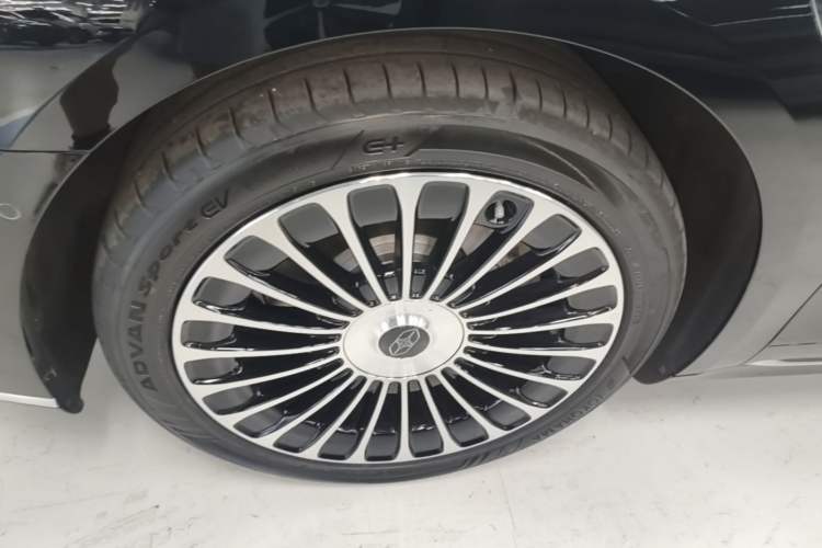 Used Hima Stelato S9 2024 All-Electric Max Rear-Drive Long-Range Version Left Front Wheel Hub