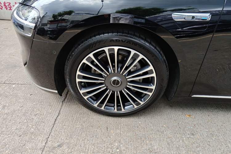 Used Hima Stelato S9 2024 All-Electric Ultra Rear-Drive Long-Range Flagship Edition Left Front Wheel Hub