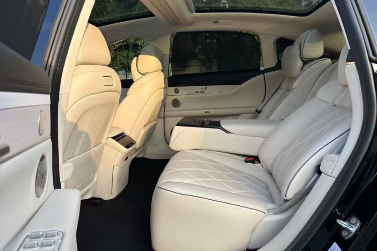 Used Hima Stelato S9 2024 All-Electric Ultra Four-Wheel-Drive Flagship Edition Left Rear Seat