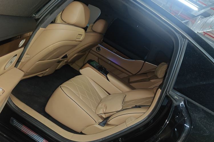 Used Hima Stelato S9 2024 All-Electric Max Rear-Drive Long-Range Version Left Rear Seat