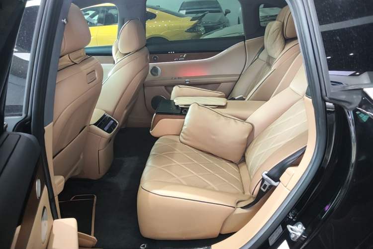 Used Hima Stelato S9 2024 All-Electric Ultra Four-Wheel-Drive Flagship Edition Left Rear Seat