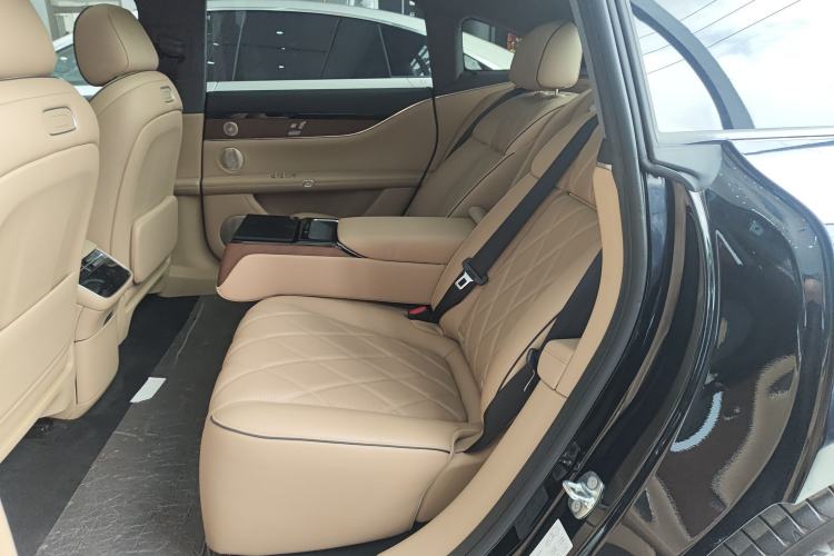 Used Hima Stelato S9 2024 All-Electric Max Rear-Drive Long-Range Version Left Rear Seat