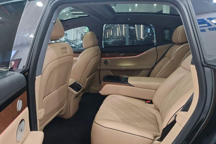 Used Hima Stelato S9 2024 All-Electric Ultra Four-Wheel-Drive Flagship Edition Left Rear Seat