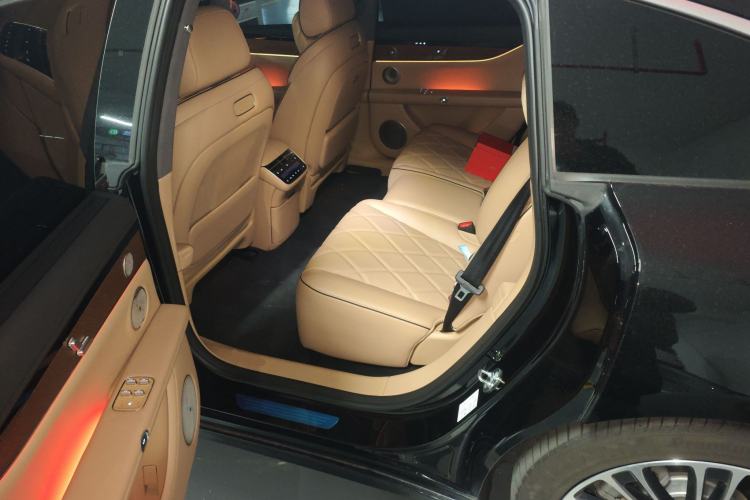 Used Hima Stelato S9 2024 All-Electric Max Rear-Drive Long-Range Version Left Rear Seat