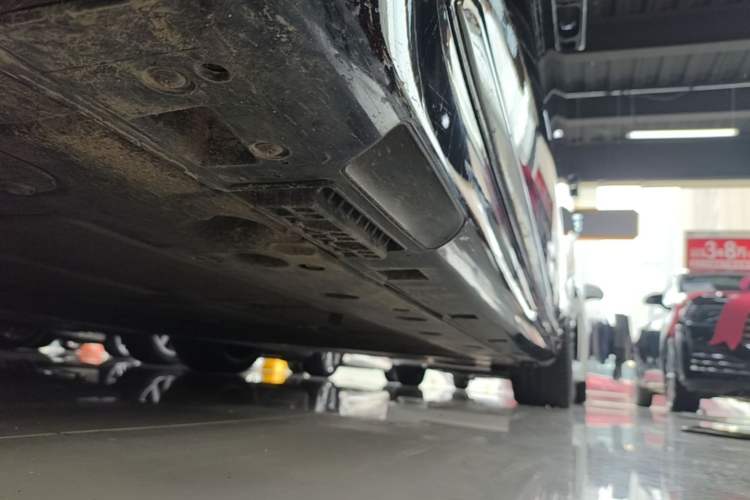 Used Hima Stelato S9 2024 All-Electric Ultra Four-Wheel-Drive Flagship Edition Left Side Sill