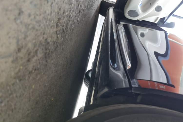 Used Hima Stelato S9 2024 All-Electric Max Rear-Drive Long-Range Version Left Side Sill