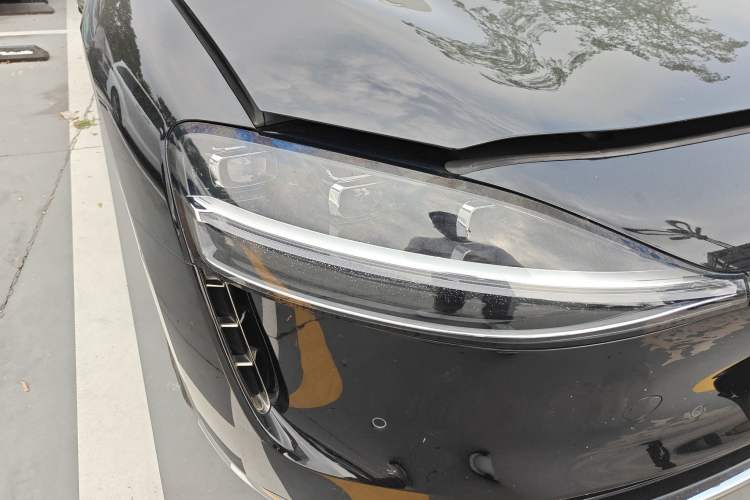 Used Hima Stelato S9 2024 All-Electric Ultra Four-Wheel-Drive Flagship Edition Right Front Headlight