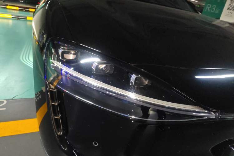 Used Hima Stelato S9 2024 All-Electric Ultra Four-Wheel-Drive Flagship Edition Right Front Headlight