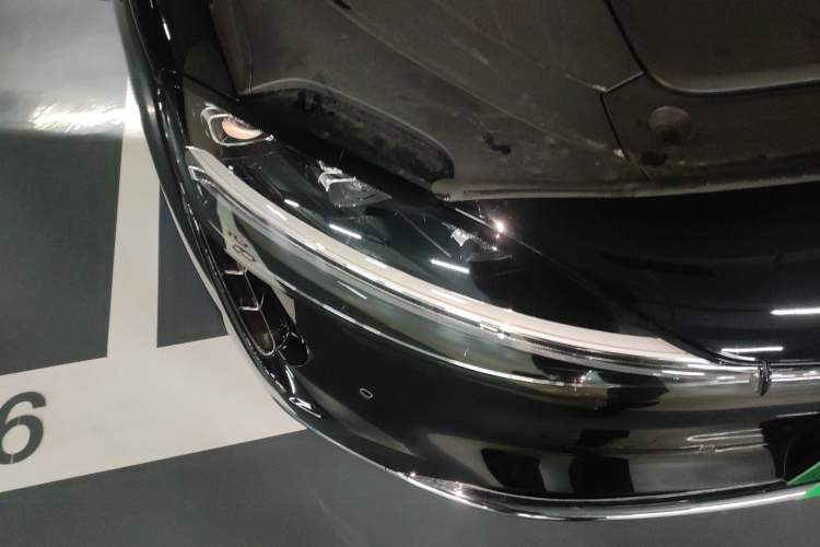 Used Hima Stelato S9 2024 All-Electric Ultra Four-Wheel-Drive Flagship Edition Right Front Headlight