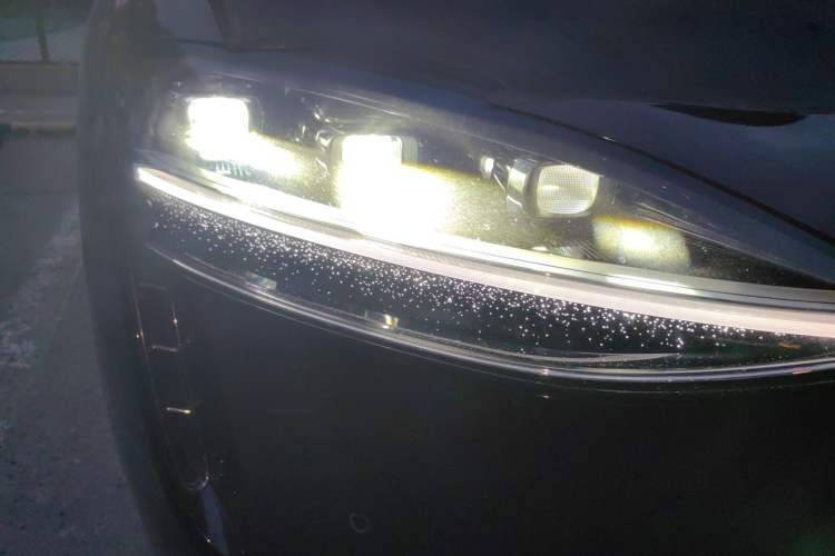 Used Hima Stelato S9 2024 All-Electric Ultra Four-Wheel-Drive Flagship Edition Right Front Headlight