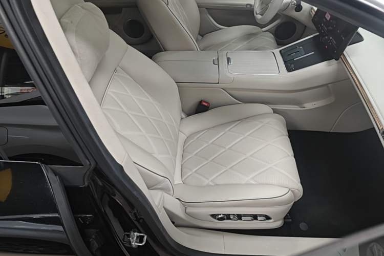 Used Hima Stelato S9 2024 All-Electric Ultra Four-Wheel-Drive Flagship Edition Right Front Seat