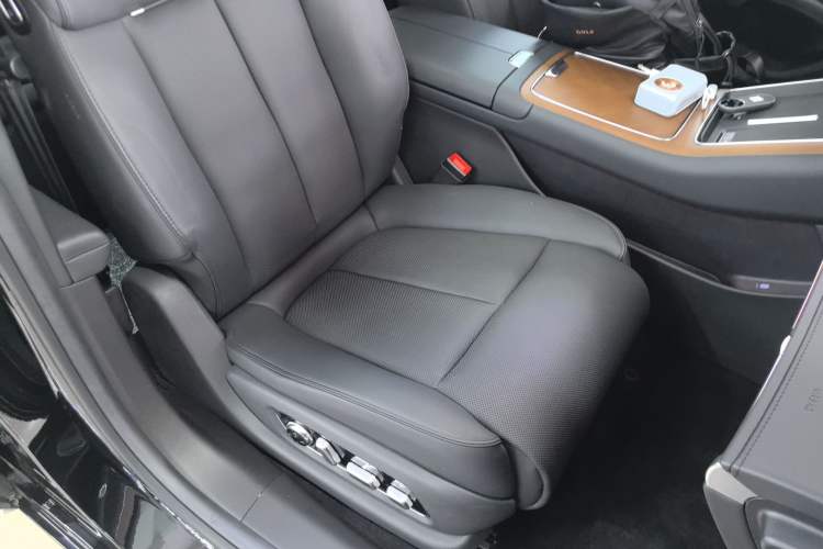 Used Hima Stelato S9 2024 All-Electric Ultra Four-Wheel-Drive Flagship Edition Right Front Seat
