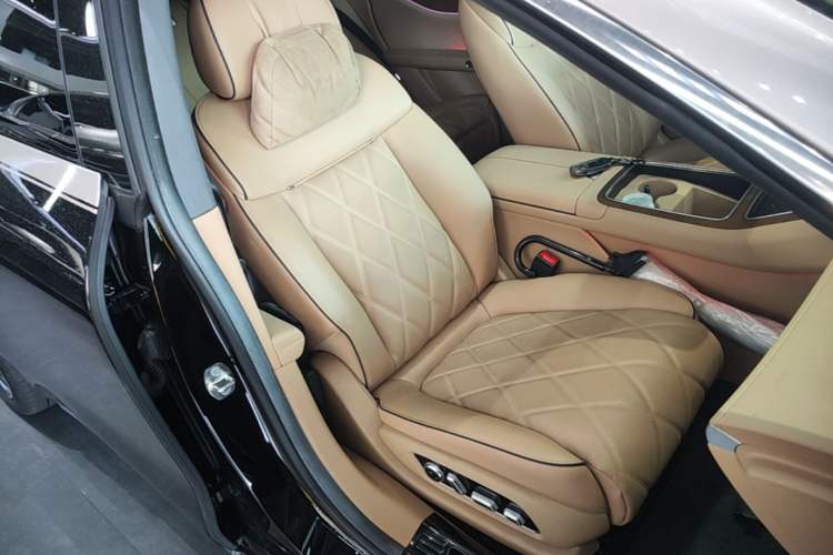 Used Hima Stelato S9 2024 All-Electric Ultra Four-Wheel-Drive Flagship Edition Right Front Seat