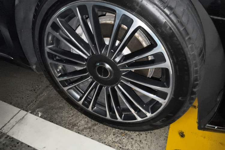 Used Hima Stelato S9 2024 All-Electric Ultra Four-Wheel-Drive Flagship Edition Right Front Wheel Hub